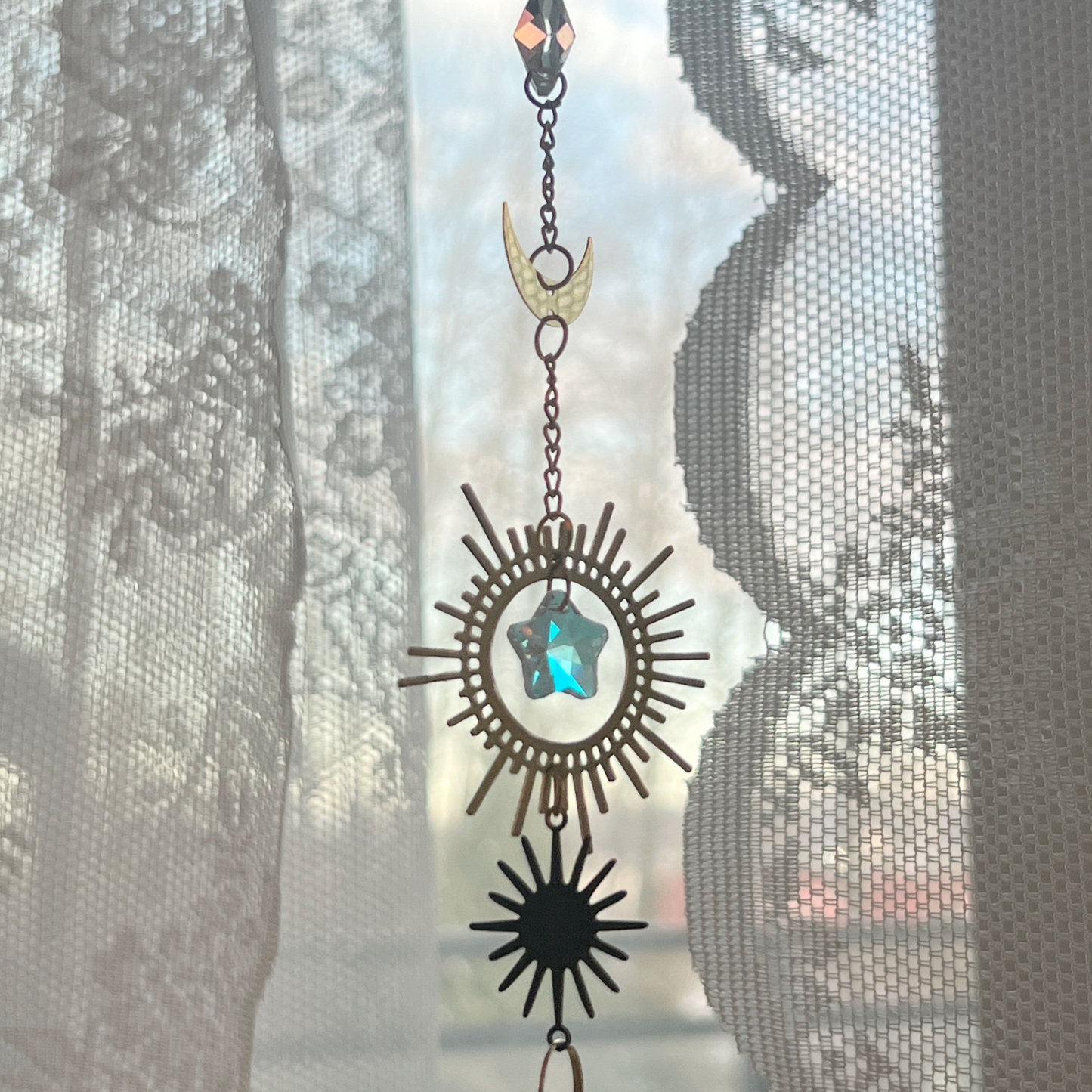 16" Gold Suncatcher - luna